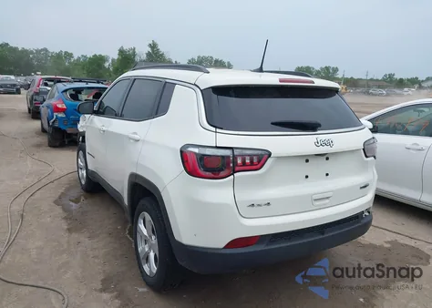 2018 Jeep Compass Latitude 4X4 z USA, uszkodzony, nr VIN 3C4NJDBB4JT453583